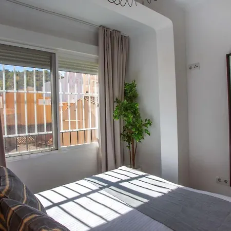 Holidays2malaga Lagunillas 3 Bedrooms Downtown Local Area 500mb Free Wifi Apartment