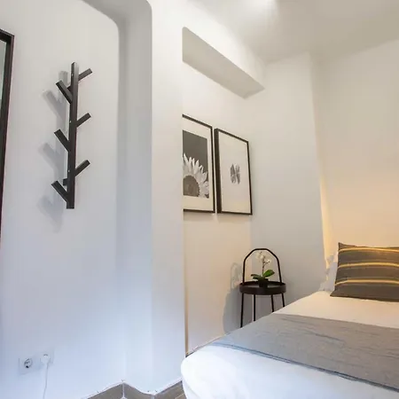 Holidays2malaga Lagunillas 3 Bedrooms Downtown Local Area 500mb Free Wifi Apartment *