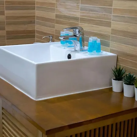 Holidays2malaga Lagunillas 3 Bedrooms Downtown Local Area 500mb Free Wifi Apartament *